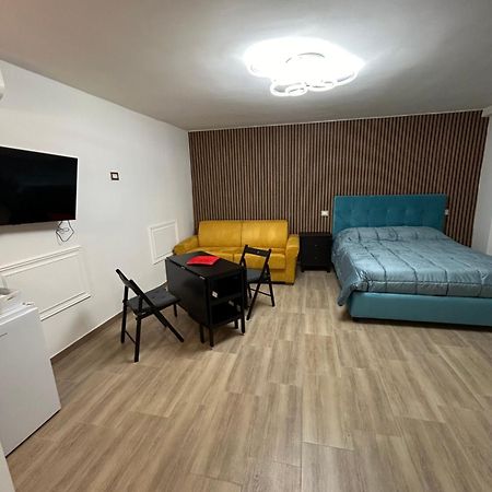 Brother'S 50 Apartment Наполи Екстериор снимка