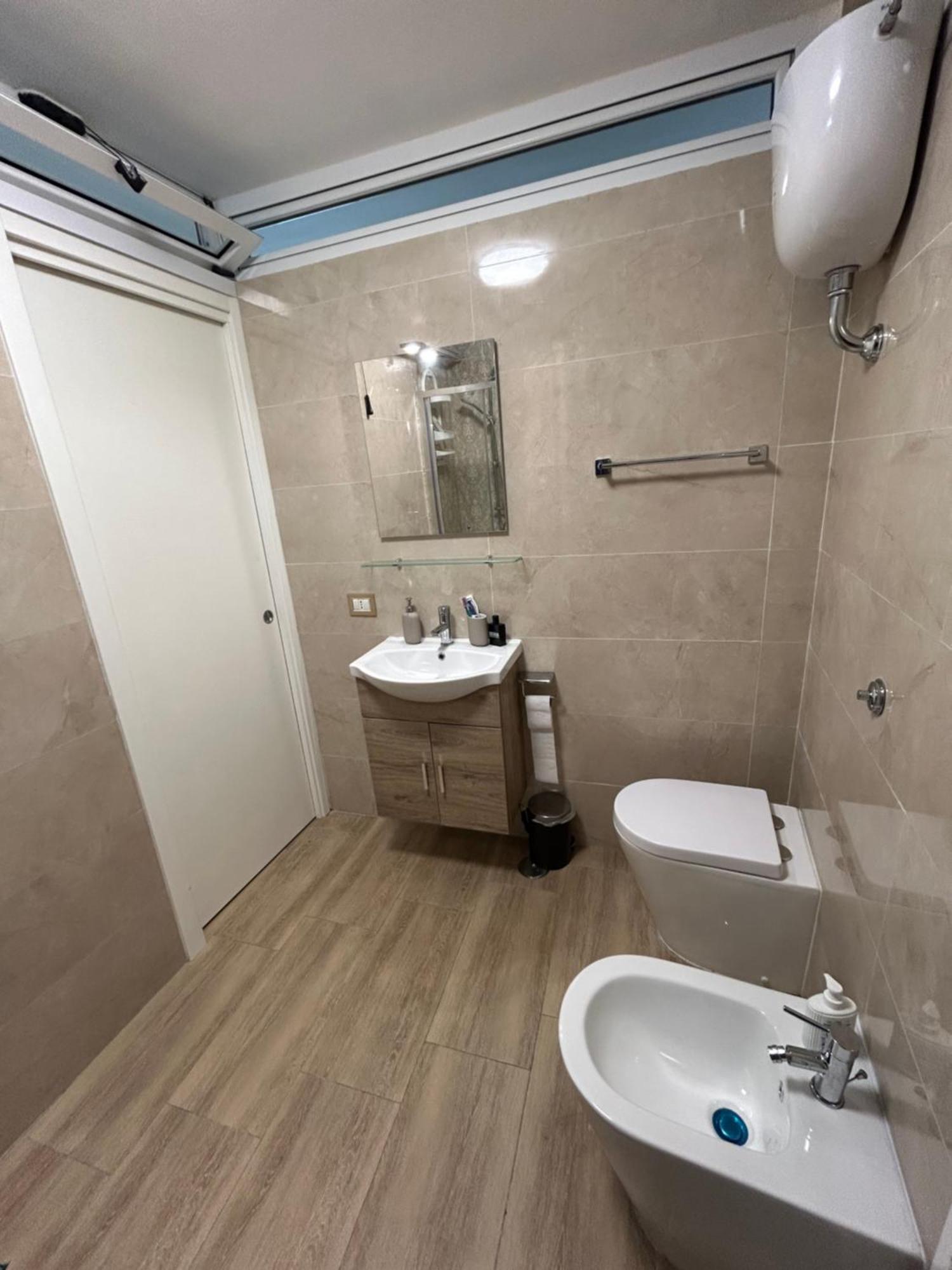 Brother'S 50 Apartment Наполи Екстериор снимка
